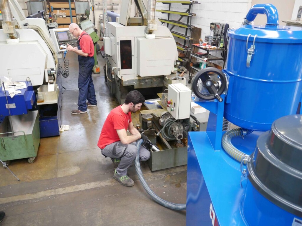 Vysavač na olej, špony a třísky, zabudované čerpadlo Dupuy OILVAC 450 HV