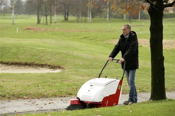 Ruční bateriový zametací stroj BRAVA 900ET