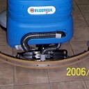Podlahový mycí stroj se sedící obsluhou SAPPHIRE 85 - bateriový